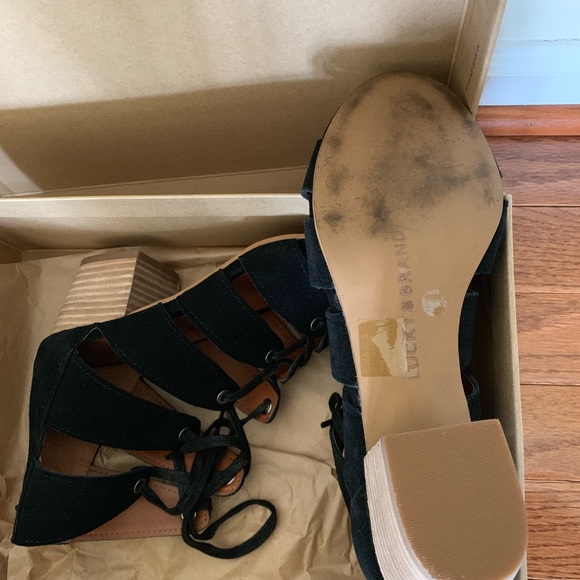 Shoes - Picture 3 of 4